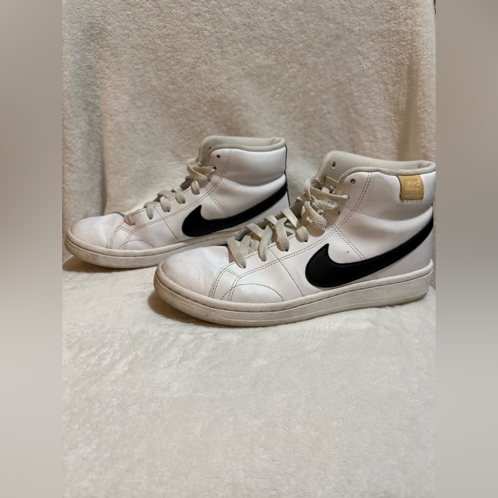 Nike White and Black High-Tops